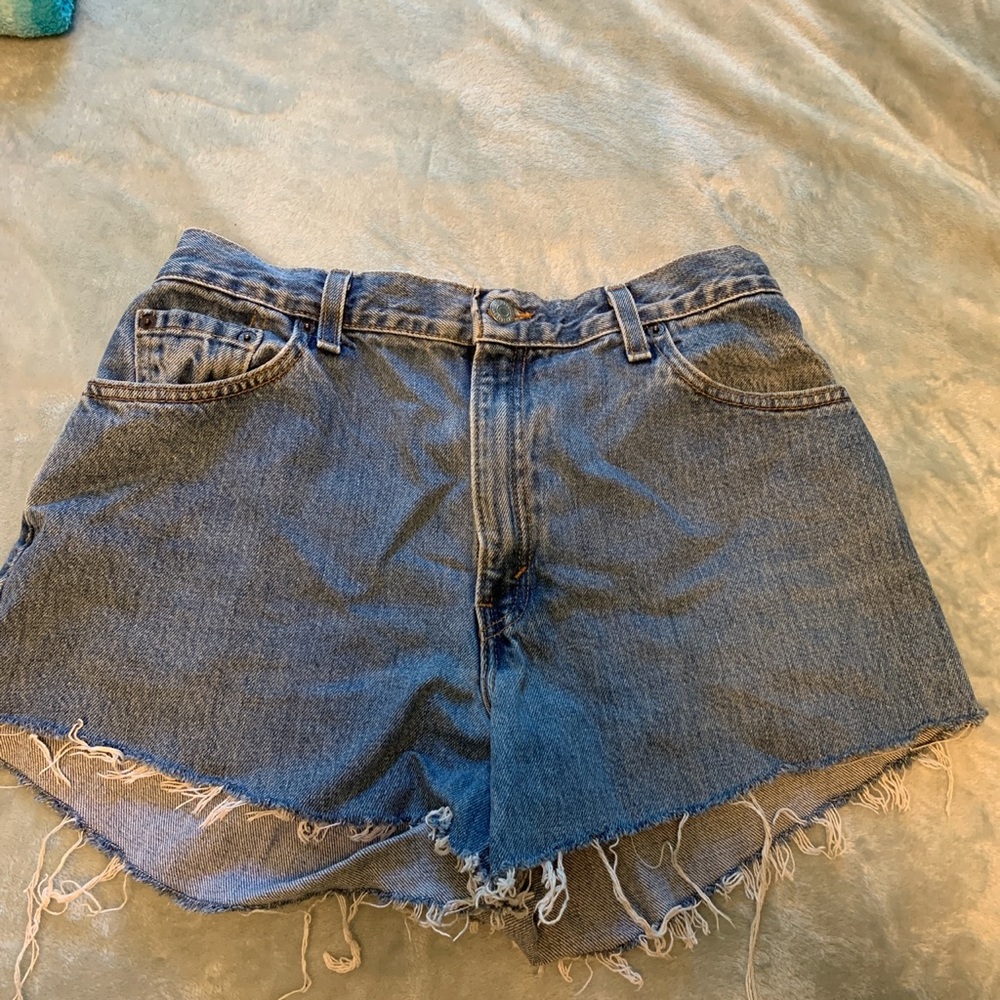 Size 27 Levi Jean shorts